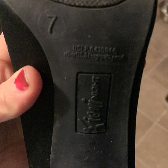 Mid black heels size 7 - Picture 4 of 5